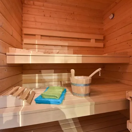 Seestrand - Mit Sauna Feriehus Kölpinsee